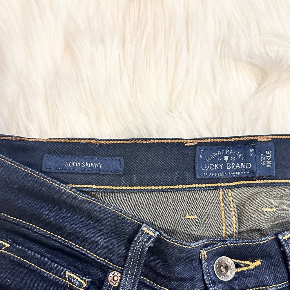 Size 4/27 Lucky Brand Dark Wash Sofia Skinny Jeans - Picture 2 of 6